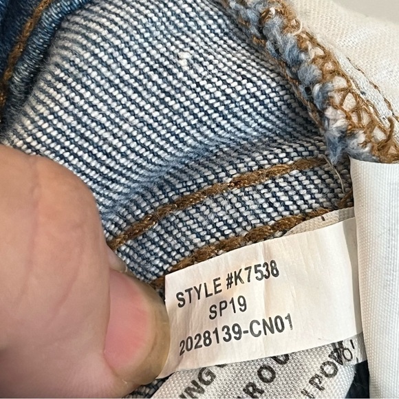 Madewell The High-Rise Slim Boyjean in Dover Wash: Raw-Hemmed Edition size 24 - Picture 4 of 16